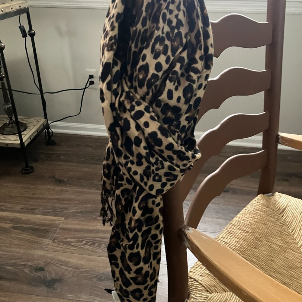 Apt. 9 Leopard Print Scarf – Fringe Edge